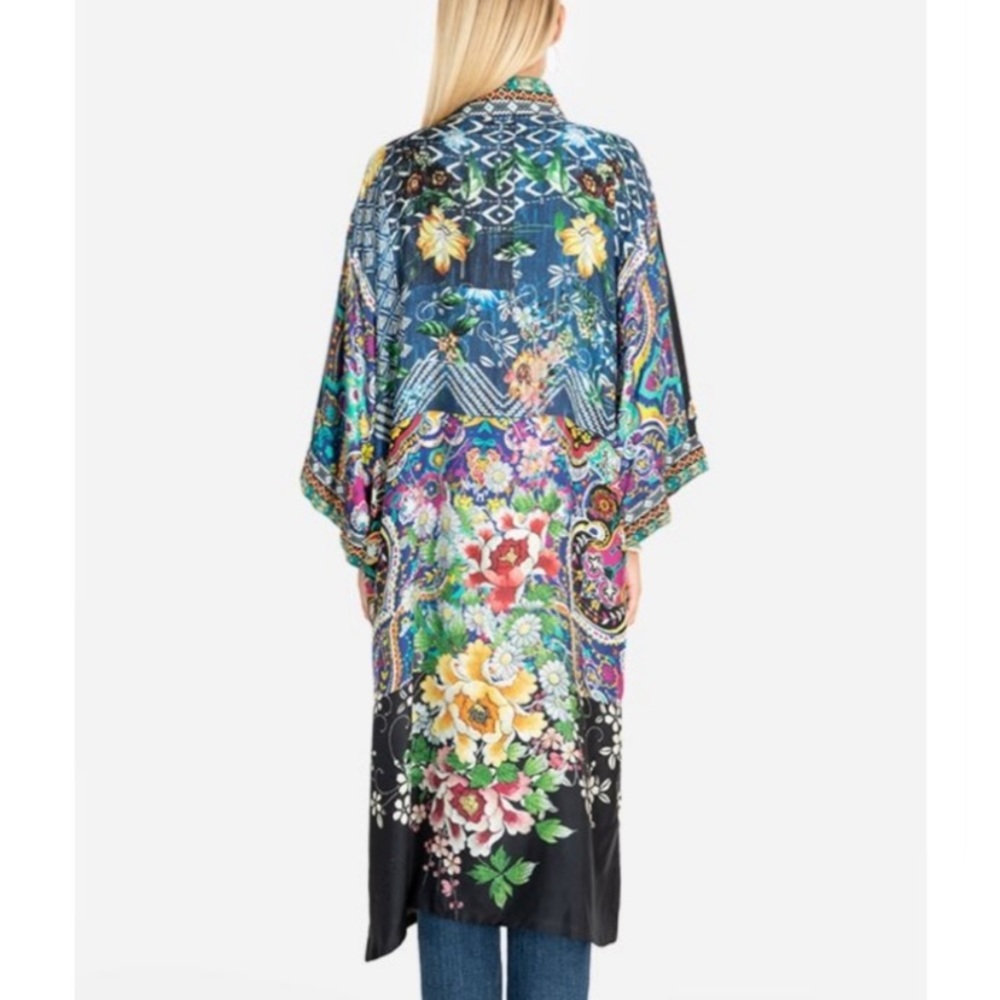 NWT Eliza Embroidered Reversible Kimono XS.